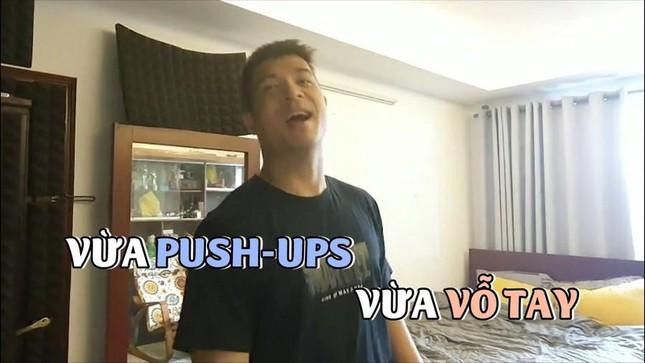 Dàn sao vui vẻ nhận thử thách từ các đồng nghiệp.