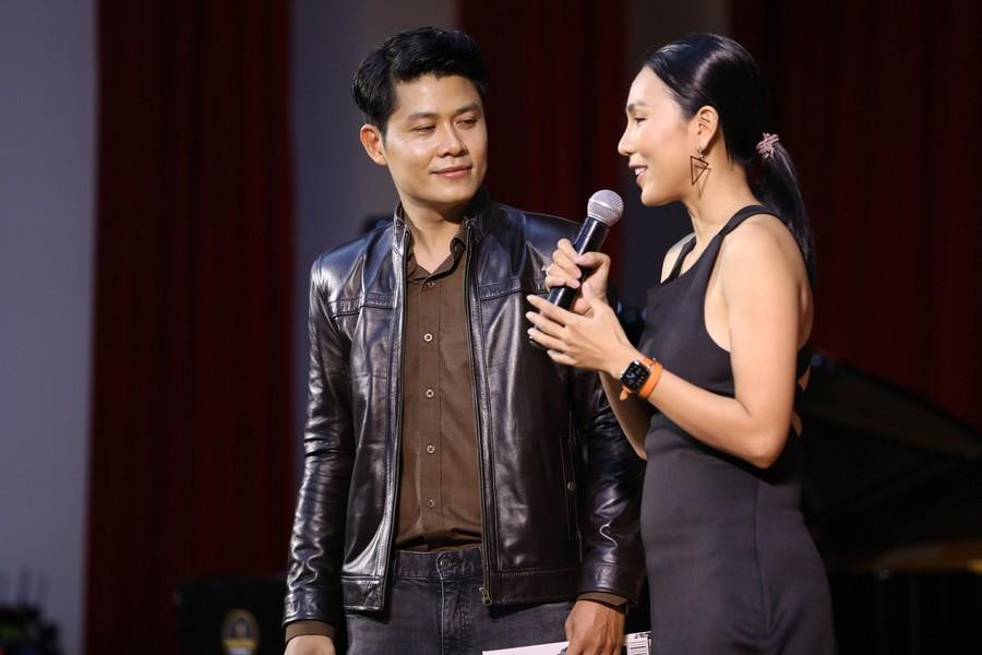 Khánh Ngọc xúc động nhắc kỷ niệm những ngày Vầng Trăng Khóc &quot;làm mưa làm gió&quot;.