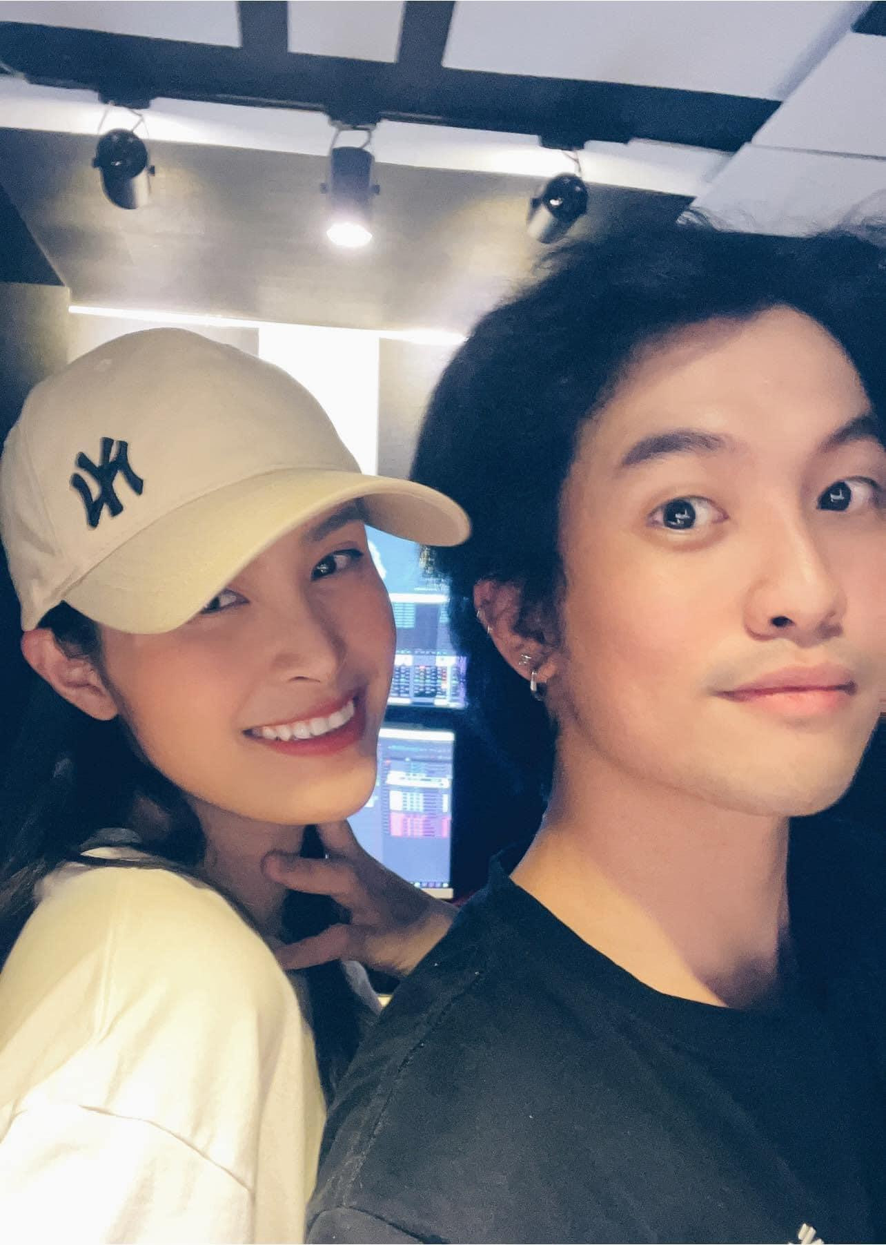 Nhà Potatoes (FC Đông Nhi) vô cùng háo hức khi thấy nữ ca sĩ trở lại phòng thu.