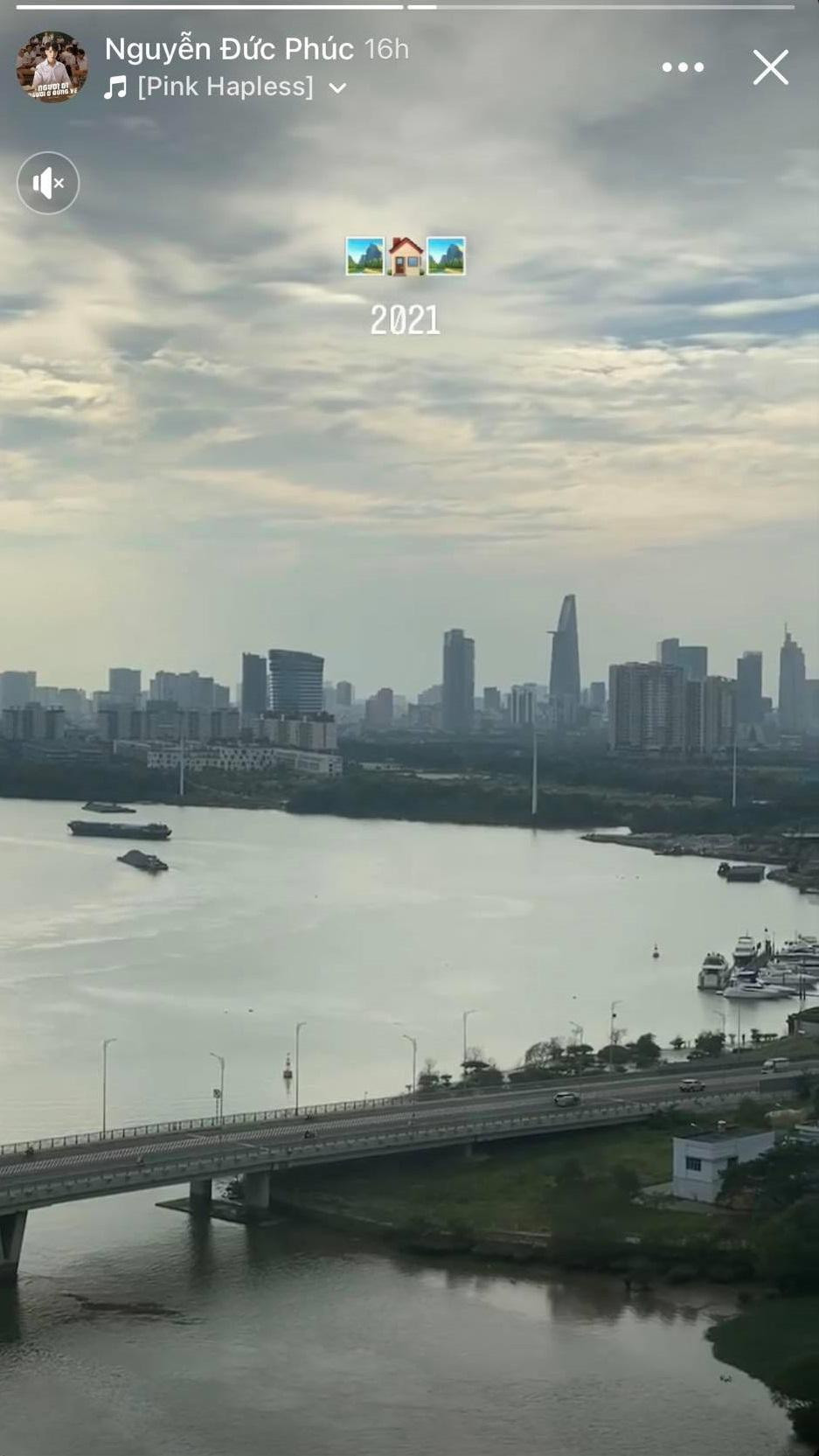 Căn hộ mới của Đức Phúc nằm ngay bên sông Sài Gòn, view nhìn ra tòa nhà Bitexco. Căn hộ mới của Đức Phúc nằm ngay bên sông Sài Gòn, view nhìn ra tòa nhà Bitexco.