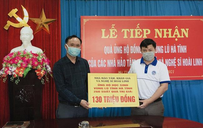 Đại diện của nghệ sĩ Hoài Linh thông báo hoàn tất việc trao quà, tiền hỗ trợ cho người dân chịu ảnh hưởng lớn của đợt bão lũ miền Trung năm 2020. Đại diện của nghệ sĩ Hoài Linh thông báo hoàn tất việc trao quà, tiền hỗ trợ cho người dân chịu ảnh hưởng lớn của đợt bão lũ miền Trung năm 2020.