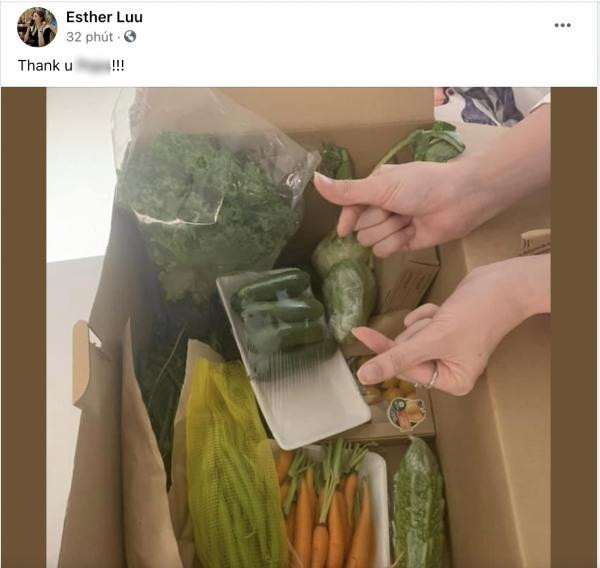 Vợ chồng Trấn Thành - Hari Won yên tâm hơn khi nhận được rau củ xanh tươi từ bạn bè. Vợ chồng Trấn Thành - Hari Won yên tâm hơn khi nhận được rau củ xanh tươi từ bạn bè.