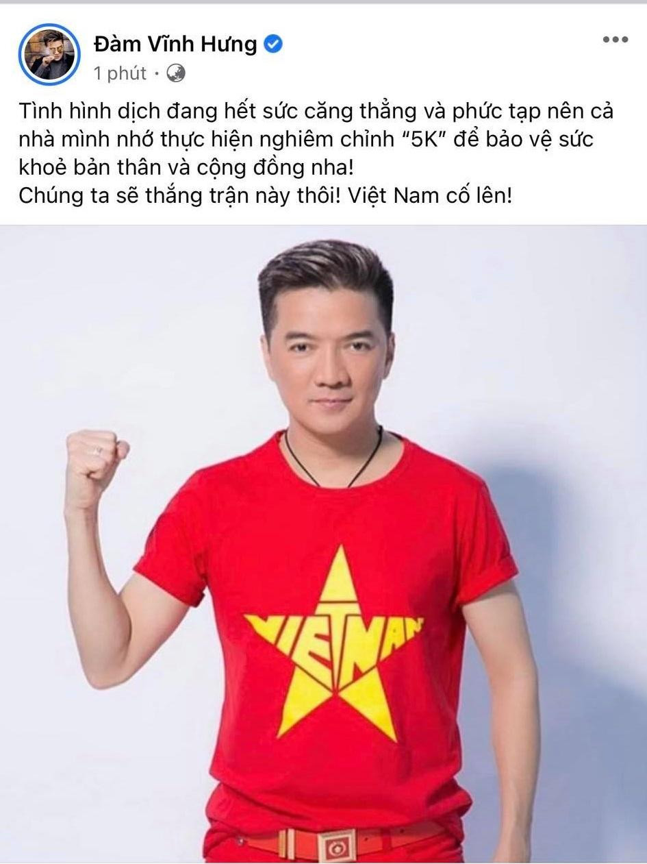 Đàm Vĩnh Hưng động viên fan nghiêm túc tuân theo các quy định phòng chống dịch. Đàm Vĩnh Hưng động viên fan nghiêm túc tuân theo các quy định phòng chống dịch.