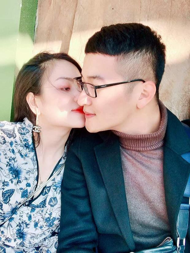 Việt Hoa và bạn trai. Việt Hoa và bạn trai.