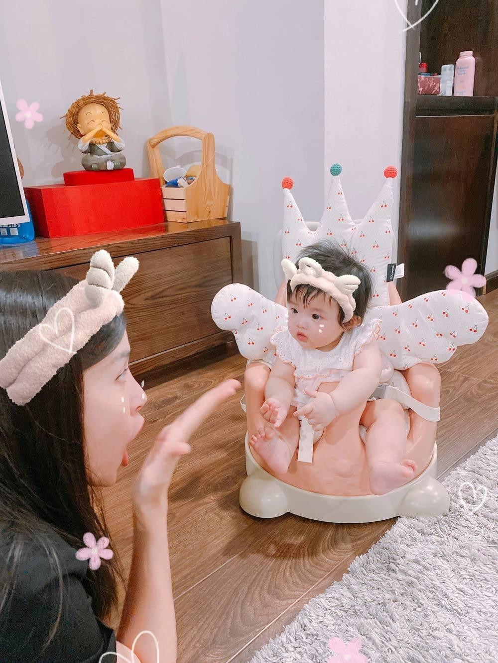 Khoảnh khắc đáng yêu của Đông Nhi và con gái nhận được hơn 360.000 lượt yêu thích trên MXH.