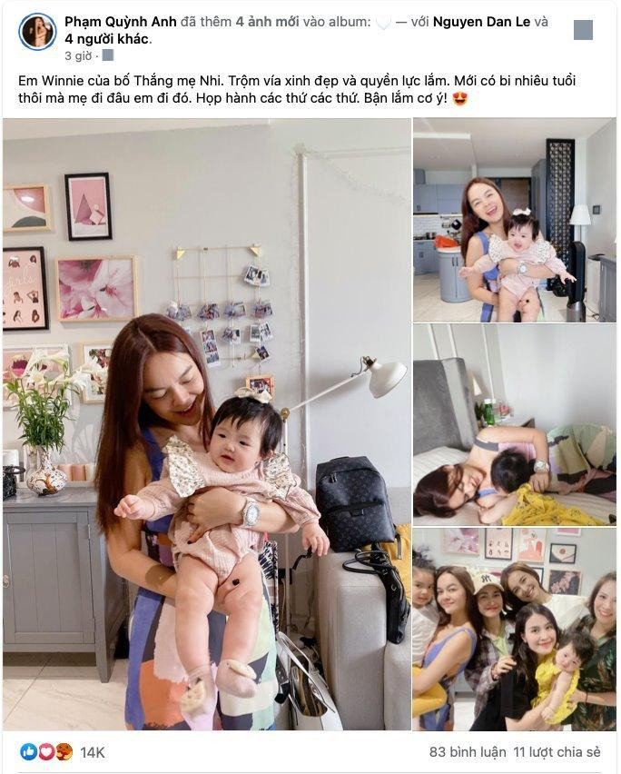 Có thể thấy gặp nhau không lâu nhưng bé Winnie được mẹ thay hai chiếc đầm khác nhau.