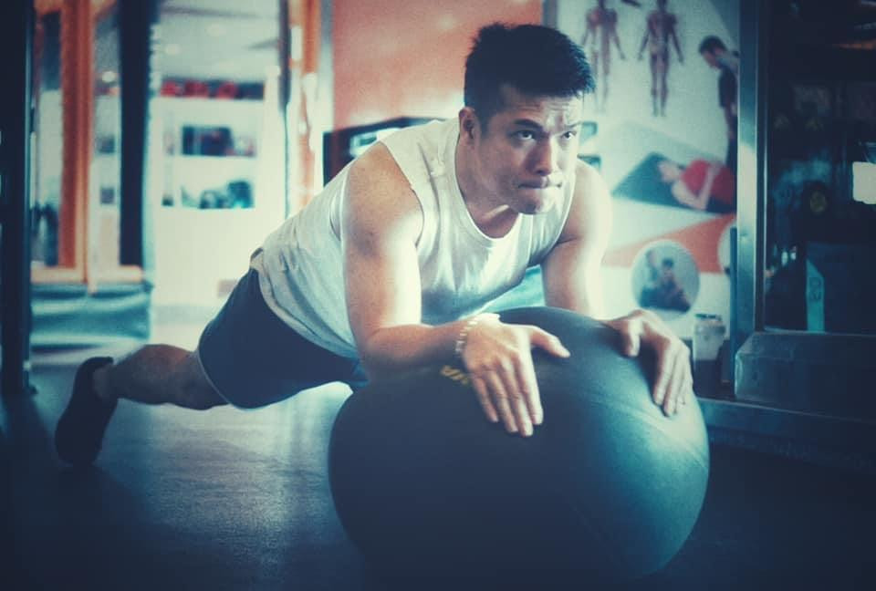 Ca sĩ sinh năm 1984 chăm chỉ rèn luyện thể lực để có hình thể và tinh thần tốt nhất nhập cuộc Running Man Vietnam.