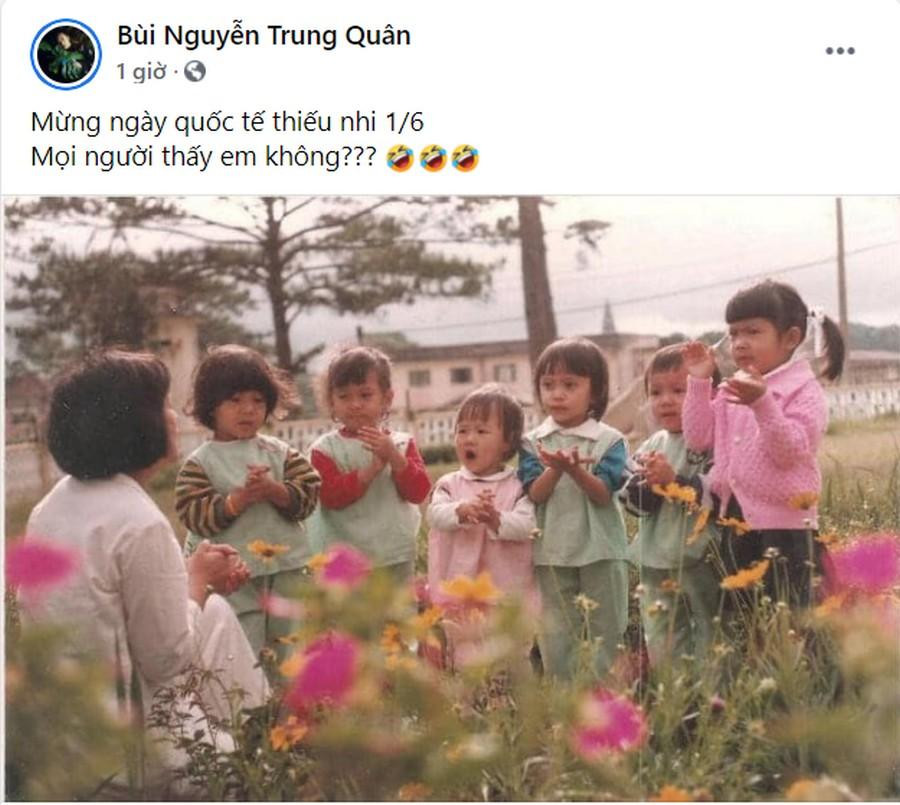 Trung Quân Idol khoe ảnh tập hát ngày nhỏ, dù không chỉ rõ mình đứng ở vị trí nào nhưng fan vẫn dễ dàng nhận ra anh. Trung Quân Idol khoe ảnh tập hát ngày nhỏ, dù không chỉ rõ mình đứng ở vị trí nào nhưng fan vẫn dễ dàng nhận ra anh.