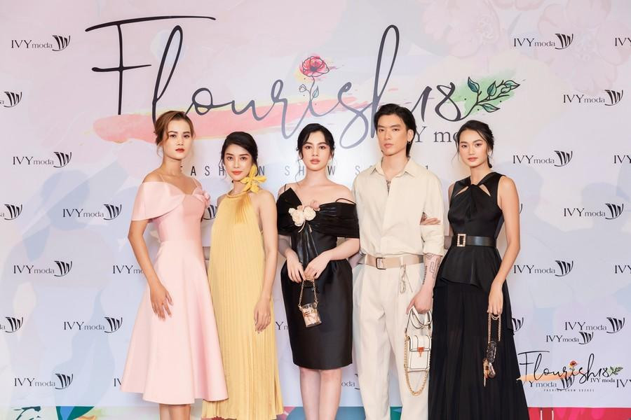 (Từ trái sang) Hương Ly, Trình Mỹ Duyên, Cẩm Đan, Brian Trần, Quỳnh Anh.