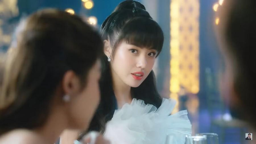 Rima Thanh Vy vừa cá tính ở phim "Thanh Sói", nay lại trở về hình tượng "bánh bèo".