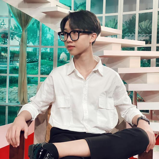 Không còn là cậu bé nhút nhát ngày nào, Đức Vĩnh hiện tại rất bản lĩnh và có định hướng sự nghiệp rõ ràng. Không còn là cậu bé nhút nhát ngày nào, Đức Vĩnh hiện tại rất bản lĩnh và có định hướng sự nghiệp rõ ràng.