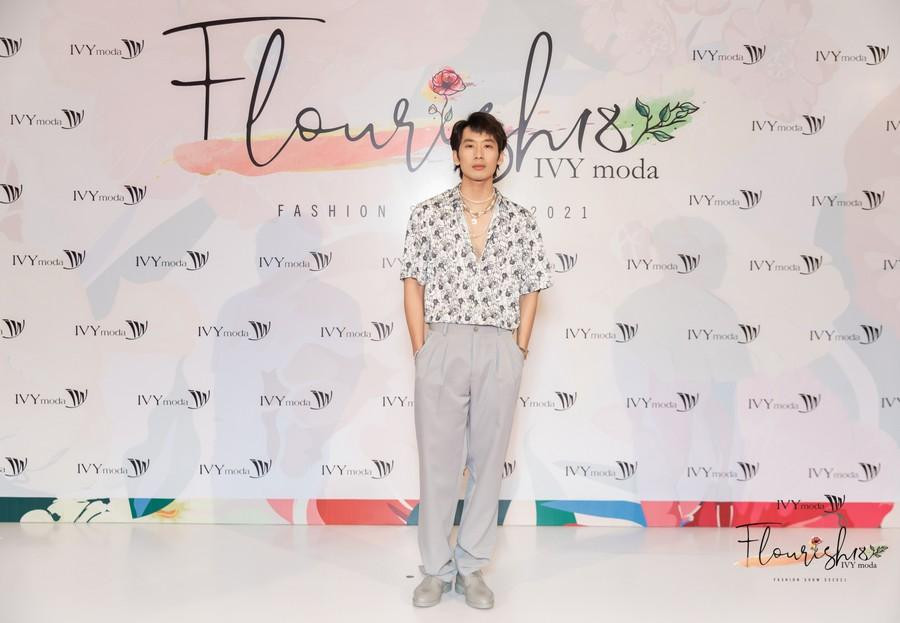 Tuấn Trần là sao nam hiếm hoi góp mặt trên thảm đỏ sự kiện.