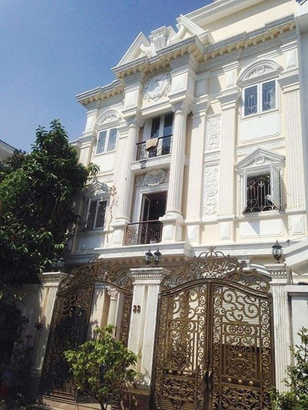 Căn biệt thự trước đó người đẹp mua cho gia đình. Ảnh: FBVN