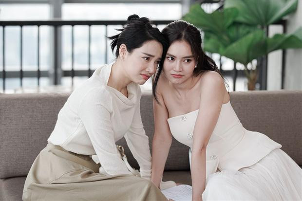 Ninh Dương Lan Ngọc và Nhã Phương cùng là diễn viên nổi tiếng của V-Biz và sinh năm 1990. Ninh Dương Lan Ngọc và Nhã Phương cùng là diễn viên nổi tiếng của V-Biz và sinh năm 1990.