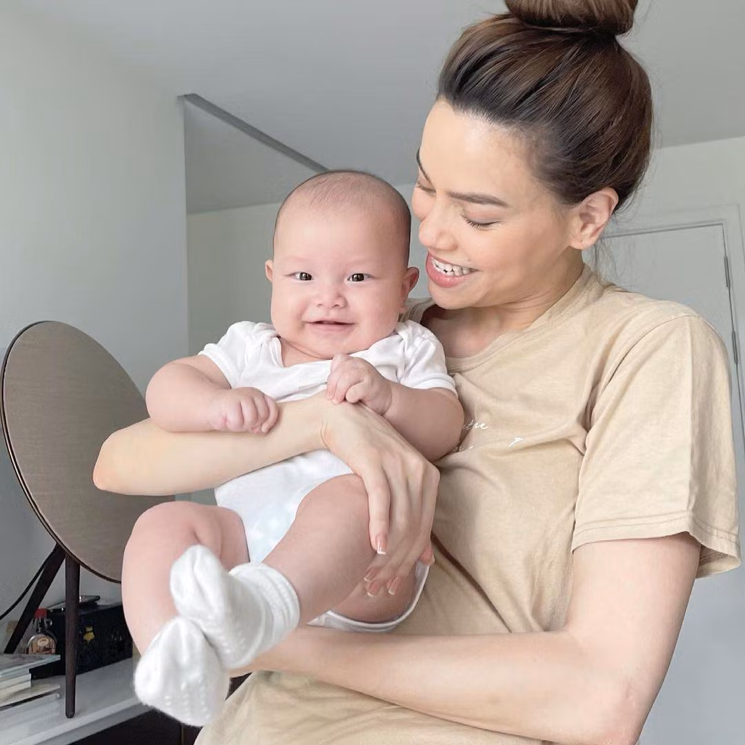 Giọng ca Tìm Lại Giấc Mơ và con trai.
