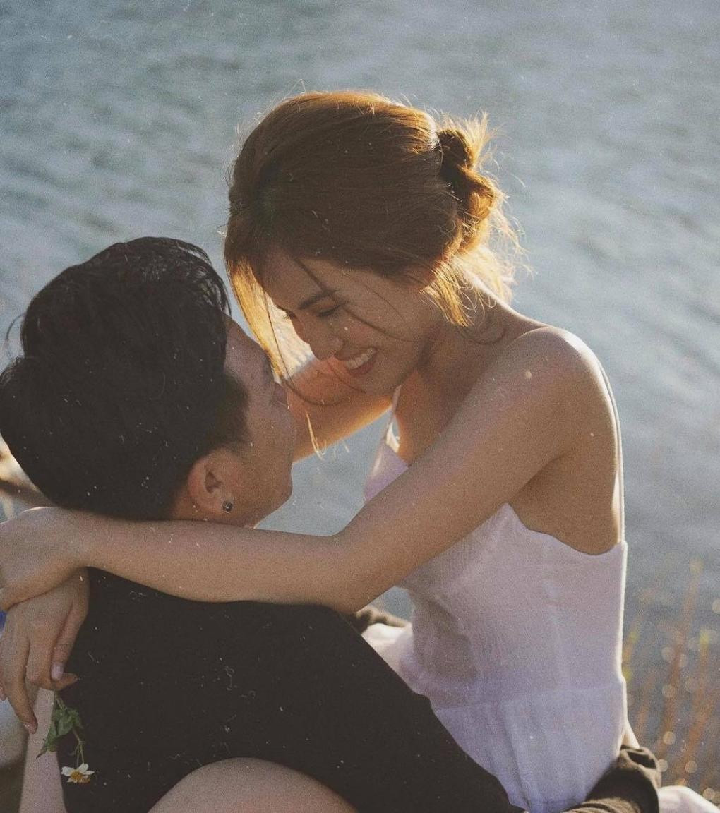 Nam diễn viên chính thức công khai bạn gái. Nam diễn viên chính thức công khai bạn gái.