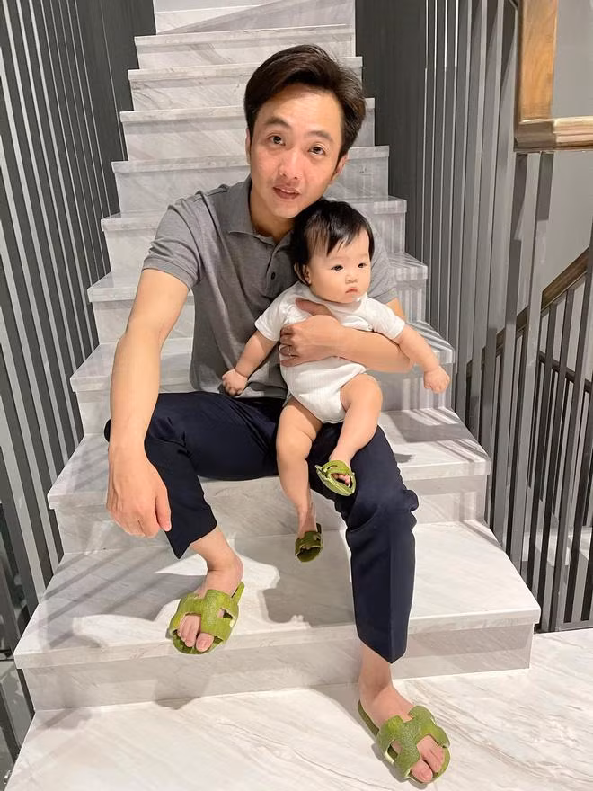 Suchin được mọi người nhận xét có rất nhiều nét giống bố.