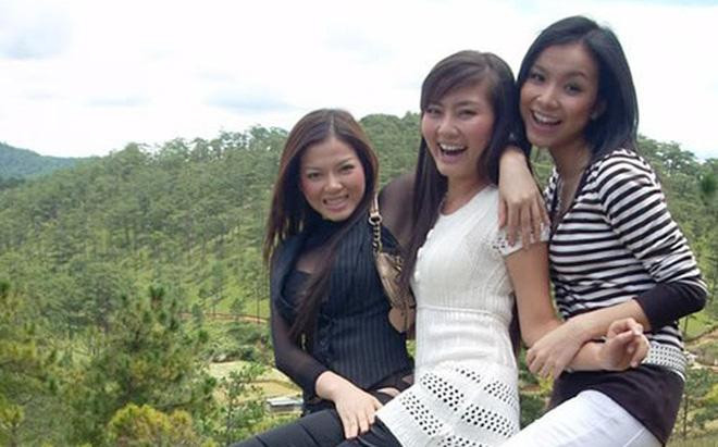 Nhan sắc thời điểm đầu hoạt động nghệ thuật của Ngọc Lan (ở giữa).