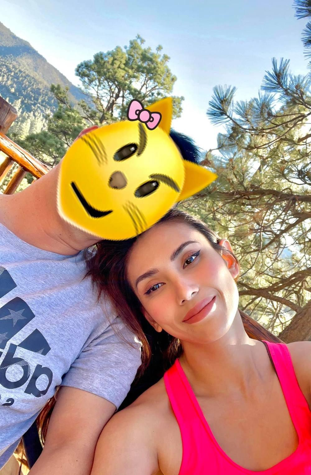 Cộng đồng mạng mong chân dài sớm khoe cận mặt chồng sắp cưới. Cộng đồng mạng mong chân dài sớm khoe cận mặt chồng sắp cưới.