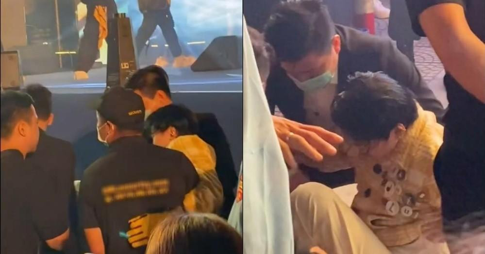 Karik được bảo vệ đỡ vào cánh gà. Karik được bảo vệ đỡ vào cánh gà.