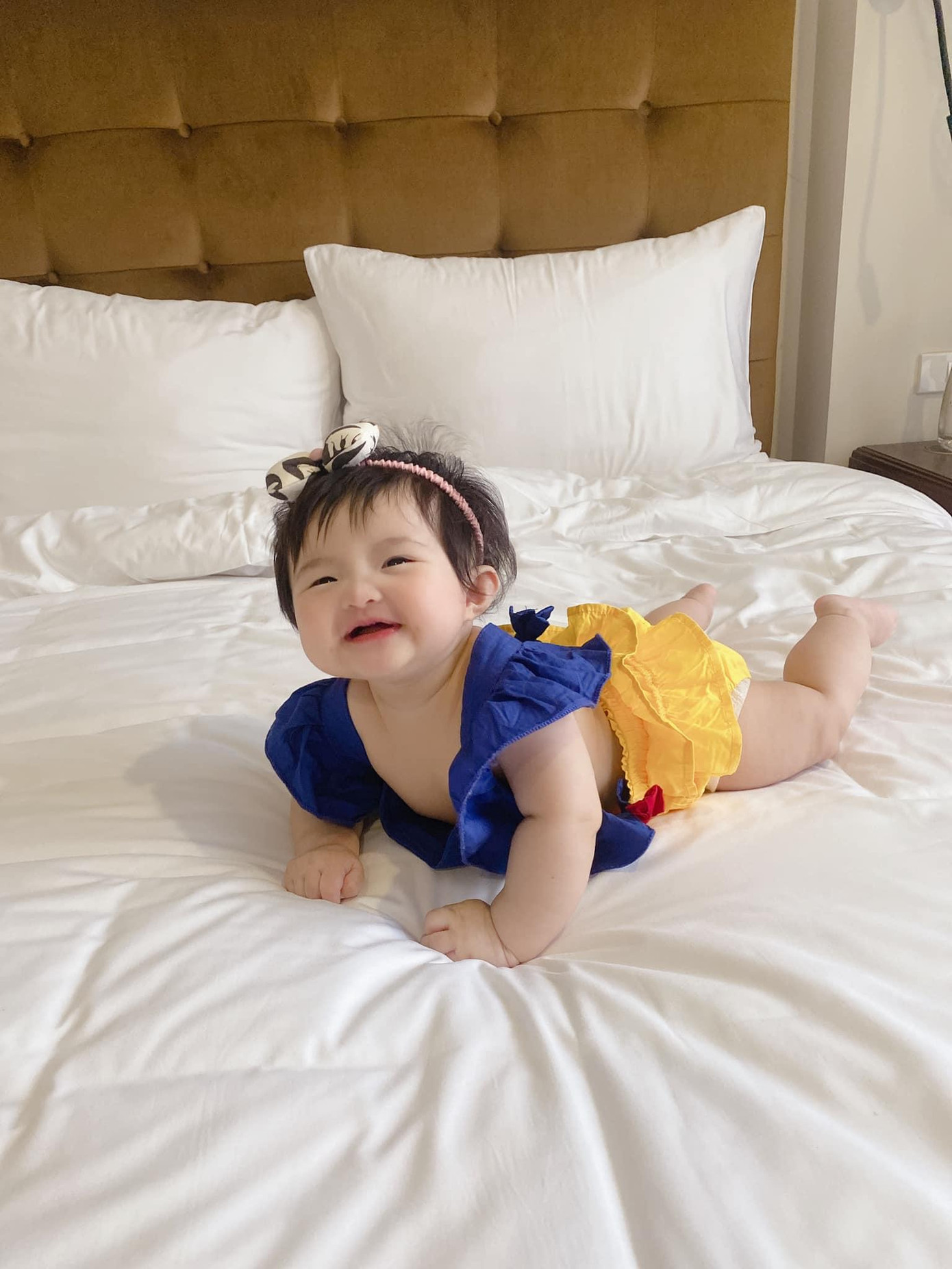 Winnie có biệt danh "bánh bao sữa" với đôi má phúng phính của mình.