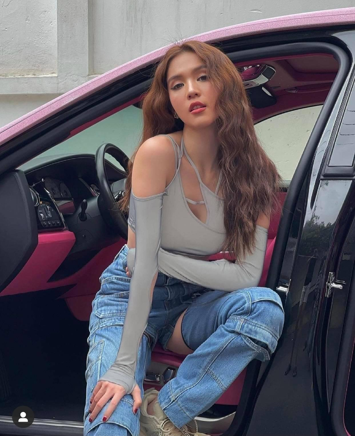 Chiếc xe hứa hẹn sẽ là bạn đồng hành mới trong các bộ ảnh streetstyle của "yêu nữ hàng hiệu". Chiếc xe hứa hẹn sẽ là bạn đồng hành mới trong các bộ ảnh streetstyle của "yêu nữ hàng hiệu".