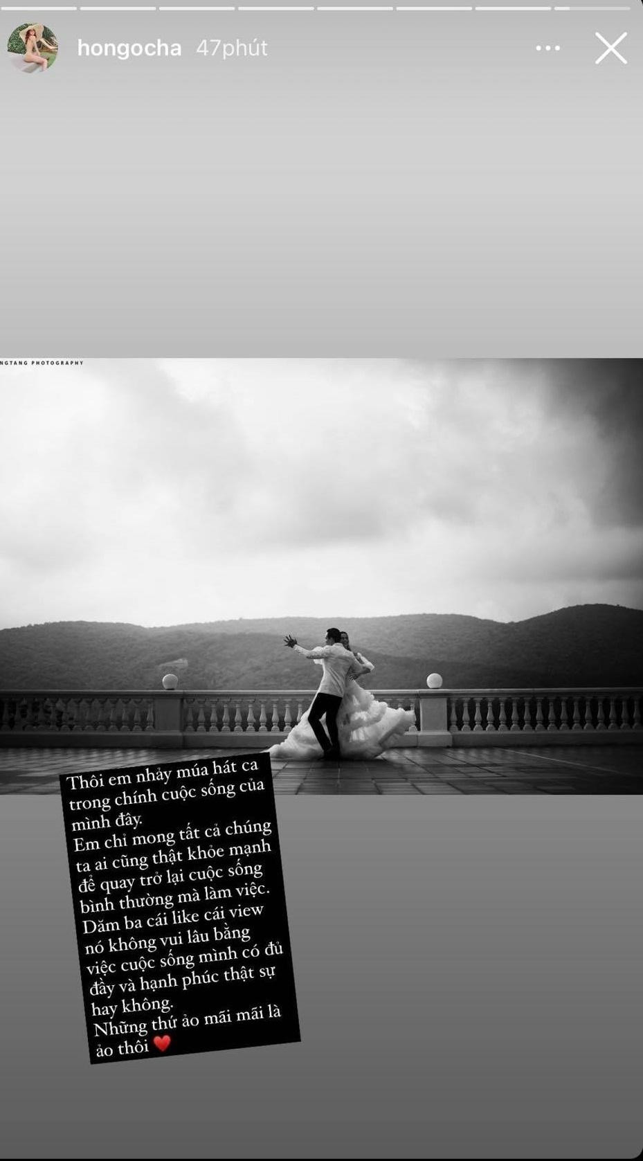 Nữ ca sĩ rất hạnh phúc và hài lòng với cuộc sống hiện tại. Nữ ca sĩ rất hạnh phúc và hài lòng với cuộc sống hiện tại.