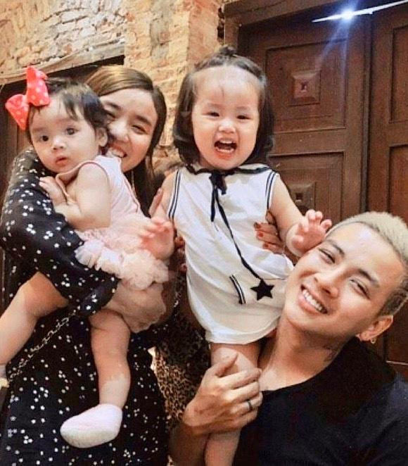 Gia đình nhỏ của Hoài Lâm thời còn hạnh phúc. Gia đình nhỏ của Hoài Lâm thời còn hạnh phúc.