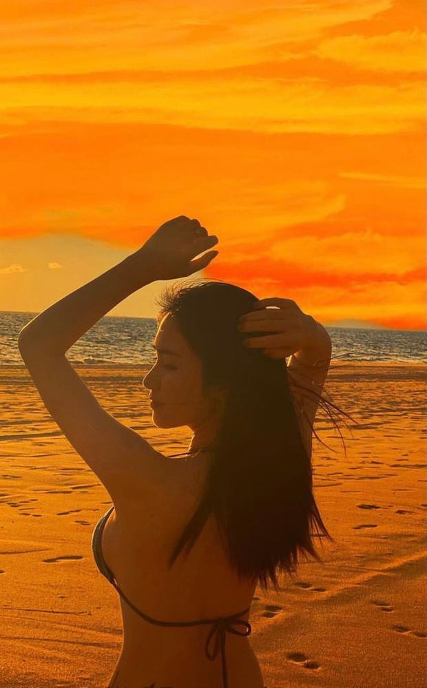 Hòa Minzy khoe vóc dáng thon gọn sau khi sinh con.