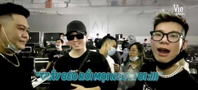 Karik ở buổi chạy chương trình trước đó. Karik ở buổi chạy chương trình trước đó.