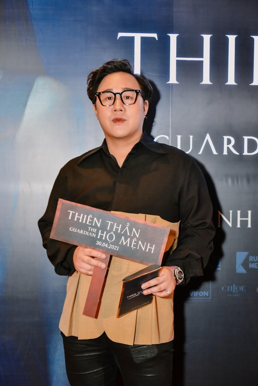 Ca sĩ Trung Quân Idol. Ca sĩ Trung Quân Idol.