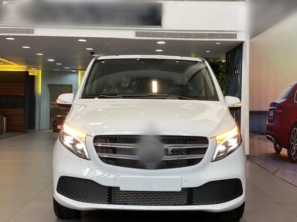 Mẫu xe màu trắng Cường Đôla mua cho con gái.