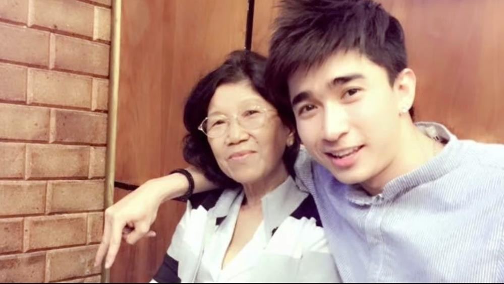 Bức hình được anh lựa chọn để lưu giữ trên tay.