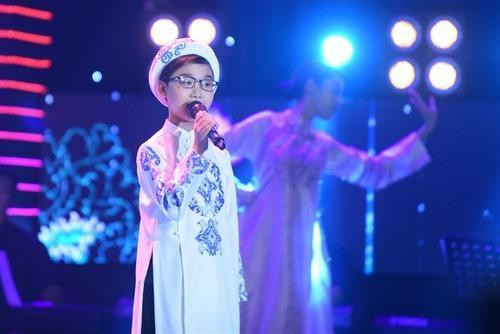 Đức Vĩnh cũng là giọng ca nhí có sở trường là các dòng nhạc dân gian. Đức Vĩnh cũng là giọng ca nhí có sở trường là các dòng nhạc dân gian.