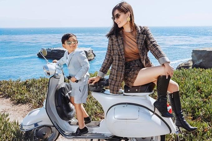 Hình ảnh mới nhất của vợ cũ Đan Trường và con trai. Hình ảnh mới nhất của vợ cũ Đan Trường và con trai.