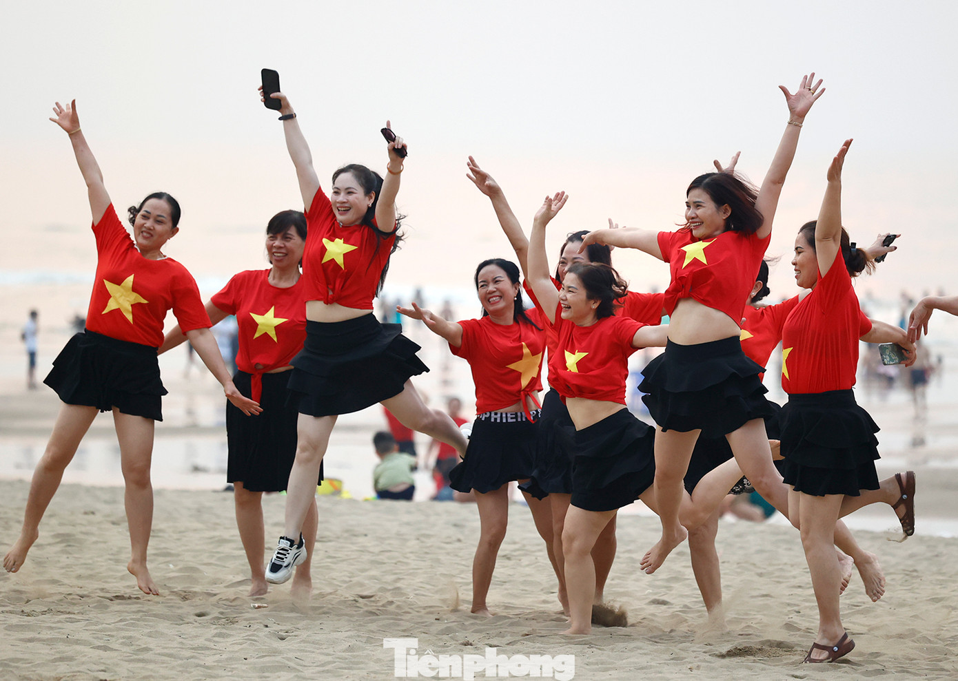 Bãi biển Sầm Sơn luôn là điểm đến được khách du lịch ưa thích nhất khi về tới Thanh Hóa.