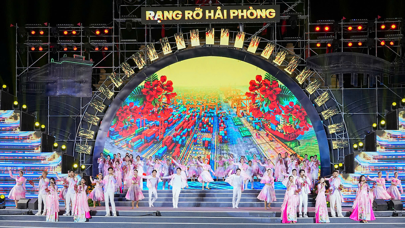 Bên cạnh đó, các tiết mục cũng giới thiệu một trang An Biên xưa lừng lẫy chiến công, phát huy truyền thống Trung Dũng - Quyết Thắng, không ngừng phát triển trở thành trung tâm kinh tế lớn của cả nước, một đô thị loại I, thành phố anh hùng trong công cuộc đổi mới.