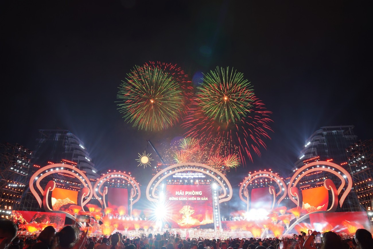 Lễ hội Hoa Phượng Đỏ năm 2024 được tổ chức tại Trung tâm Chính trị - Hành chính mới Hải Phòng.