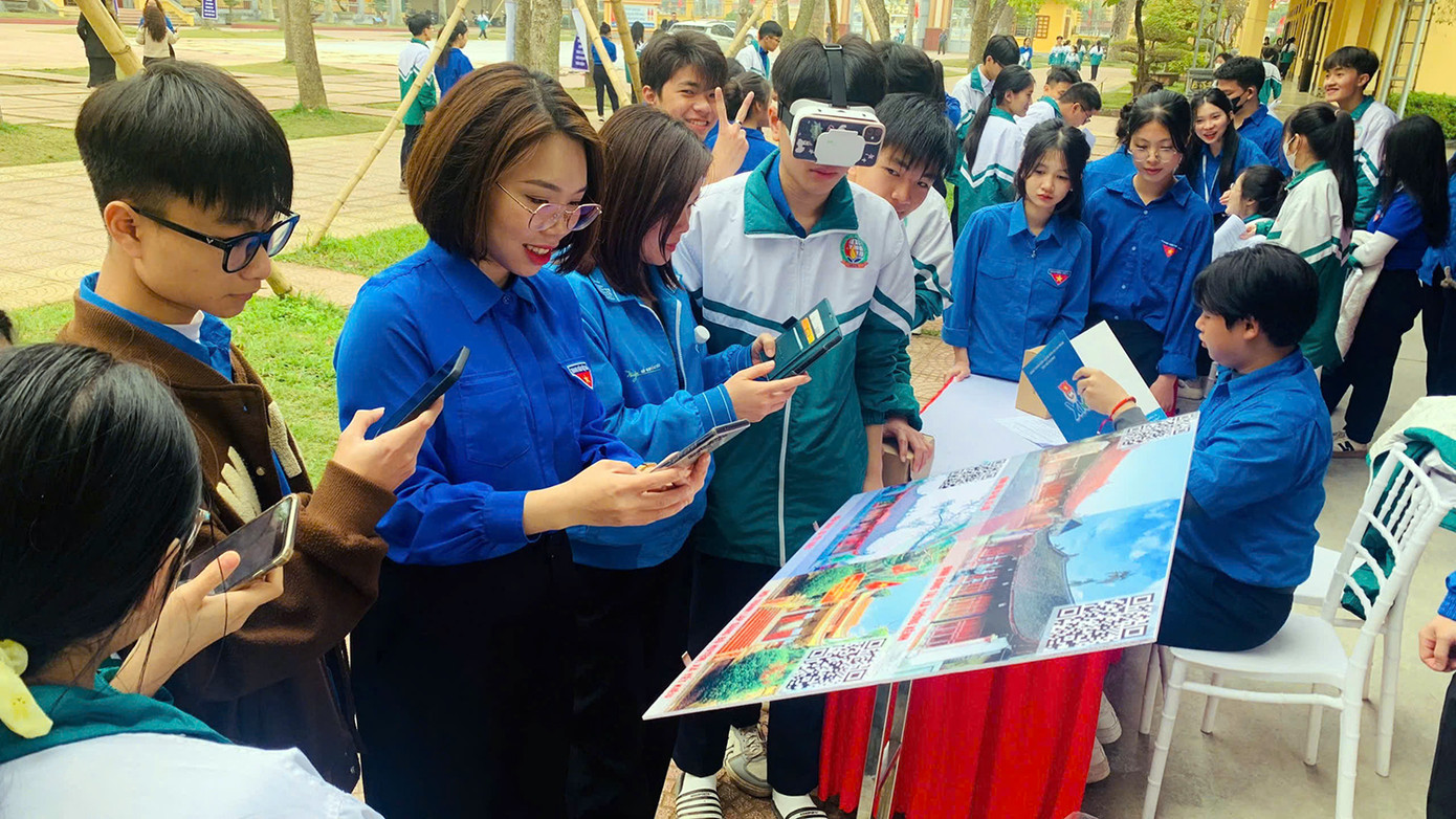 Các bạn trẻ Hải Dương tham gia các hoạt động, chương trình trong buổi lễ phát động Tháng Thanh niên 2025. Các bạn trẻ Hải Dương tham gia các hoạt động, chương trình trong buổi lễ phát động Tháng Thanh niên 2025.