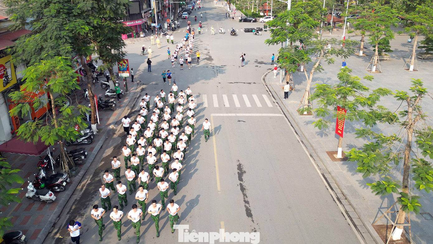 Theo đó, ngày chạy được tổ chức theo 3 cấp (thành phố, quận/huyện và xã/phường/thị trấn) với các cự ly 5km cấp thành phố và 1km cấp cơ sở.