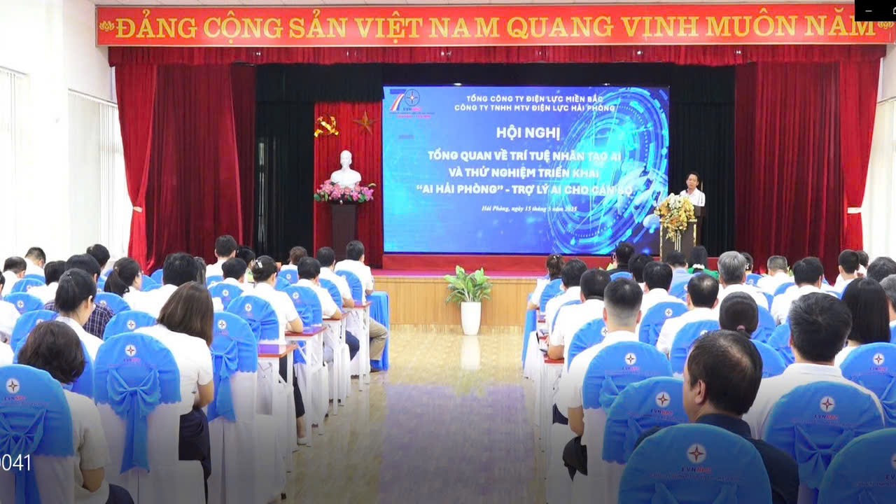 Các cơ quan, đơn vị tại Hải Phòng tham gia các buổi tập huấn ứng dụng công nghệ &quot;AI Hải Phòng&quot; trong công tác quản lý, thủ tục hành chính công.