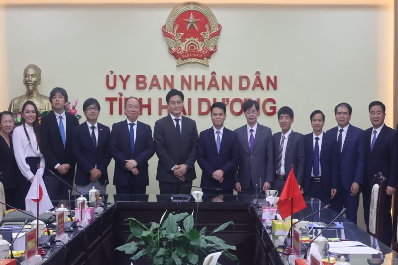 Ông Lê Ngọc Châu và đại diện các sở ngành tỉnh Hải Dương tiếp, làm việc với đại diện Tập đoàn Aeon Nhật Bản bàn về dự án Trung tâm thương mại Aeon tại Hải Dương.