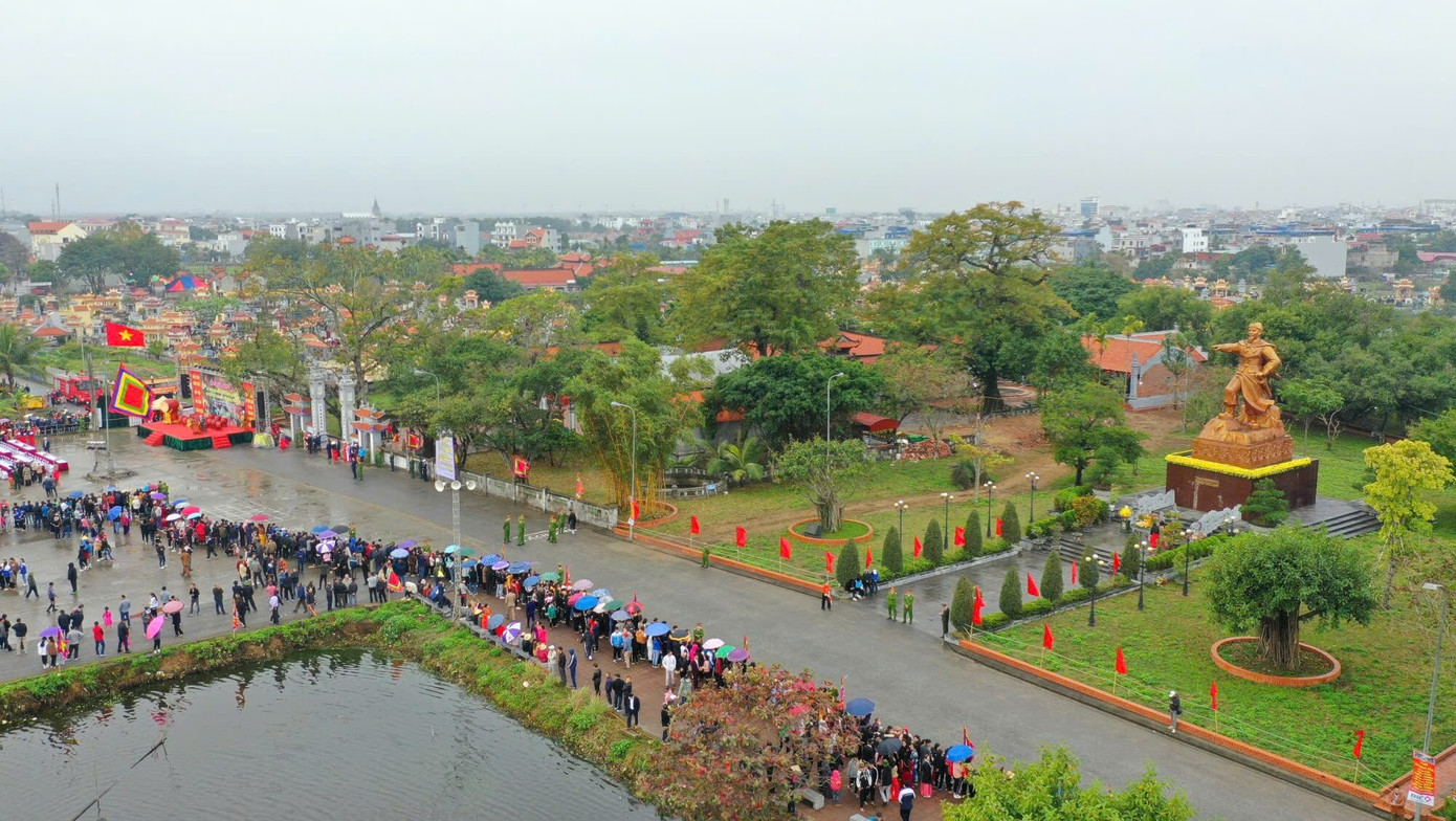 Toàn cảnh Cụm di tích Từ Lương Xâm - Căn cứ bản doanh của Đức Vương Ngô Quyền tại phường Nam Hải (Hải An, Hải Phòng). Toàn cảnh Cụm di tích Từ Lương Xâm - Căn cứ bản doanh của Đức Vương Ngô Quyền tại phường Nam Hải (Hải An, Hải Phòng).