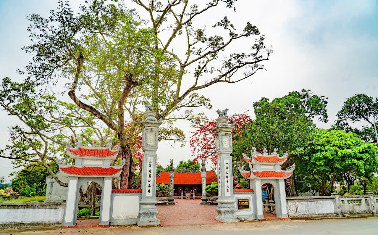 Lối vào Cụm di tích Từ Lương Xâm. Lối vào Cụm di tích Từ Lương Xâm.