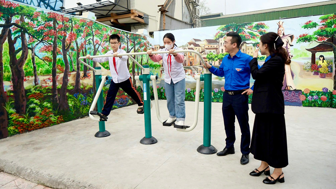 Khánh thành công trình thanh niên "Tranh tường - Hải Phòng thành phố tôi yêu". Khánh thành công trình thanh niên "Tranh tường - Hải Phòng thành phố tôi yêu".