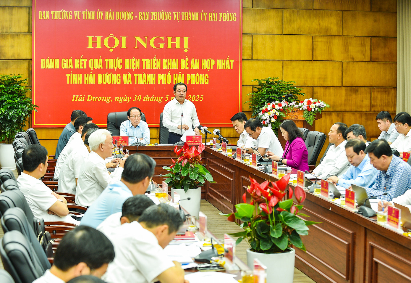 Toàn cảnh hội nghị đánh giá kết quả triển khai Đề án hợp nhất tỉnh Hải Dương và TP Hải Phòng. Ảnh: T.C