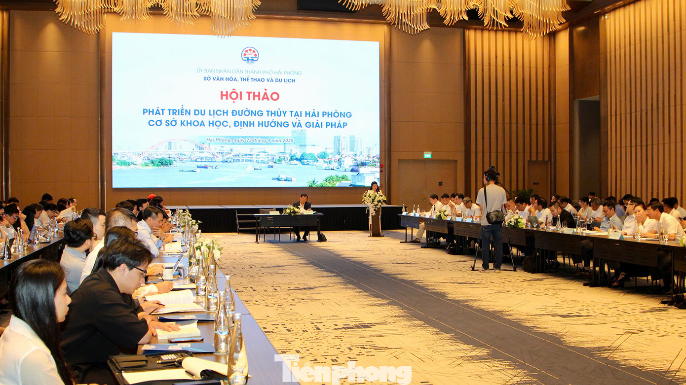 Toàn cảnh Hội thảo phát triển du lịch đường thủy Hải Phòng diễn ra chiều 22/4. Toàn cảnh Hội thảo phát triển du lịch đường thủy Hải Phòng diễn ra chiều 22/4.