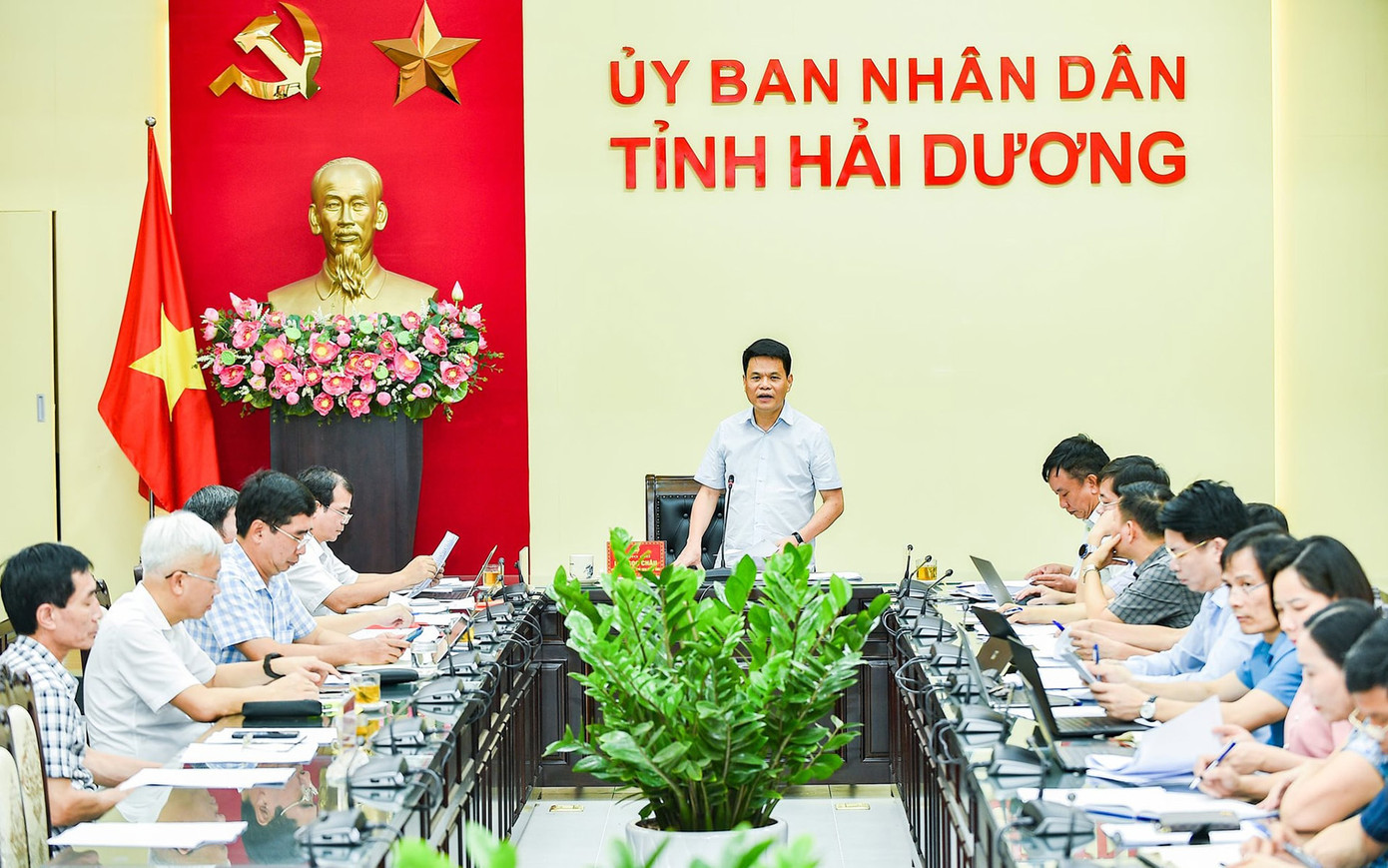 Ông Lê Ngọc Châu - Chủ tịch UBND tỉnh Hải Dương chủ trì hội nghị chuẩn bị điều kiện vận hành thí điểm 12 phường, xã mới.