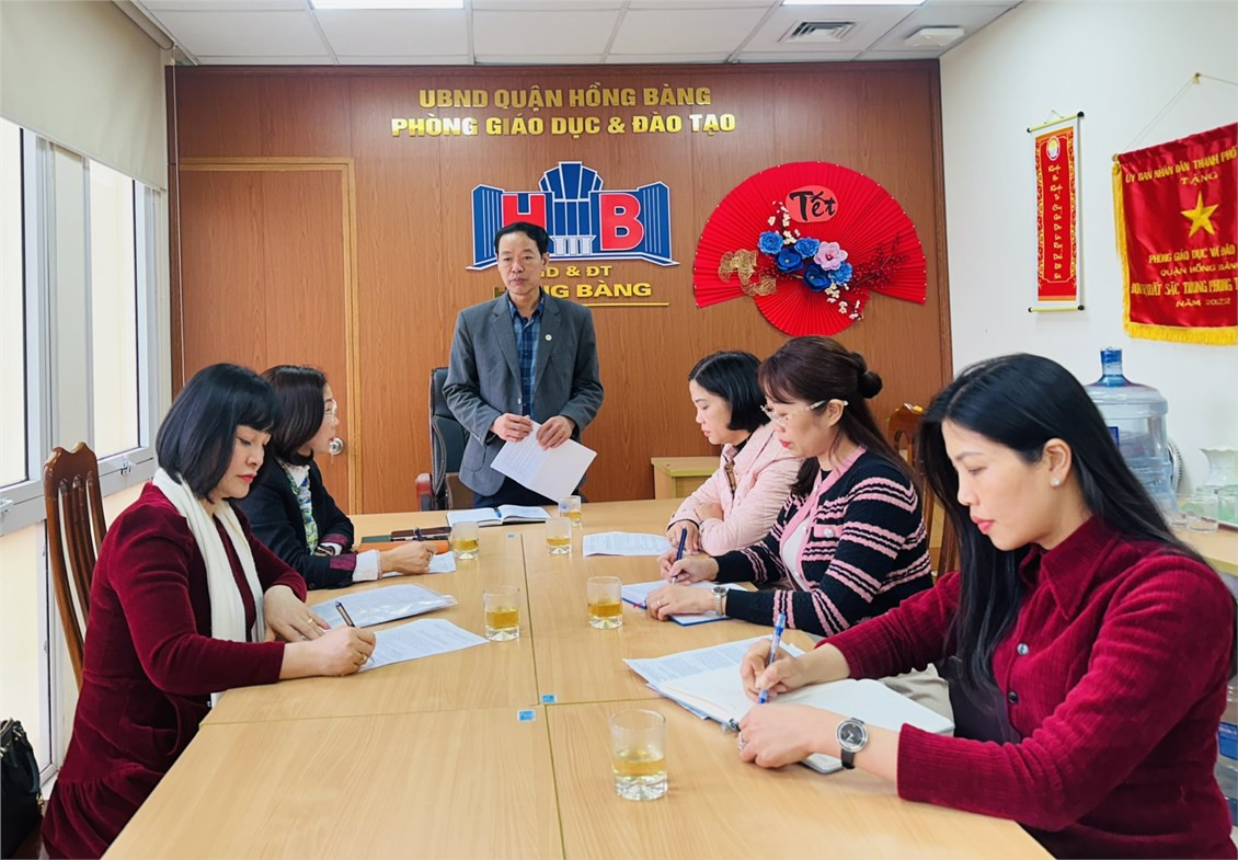 Đoàn công tác của Sở GD&amp;ĐT kiểm tra đột xuất việc chấp hành quy định dạy thêm tại các trường công lập trên địa bàn quận Hồng Bàng.