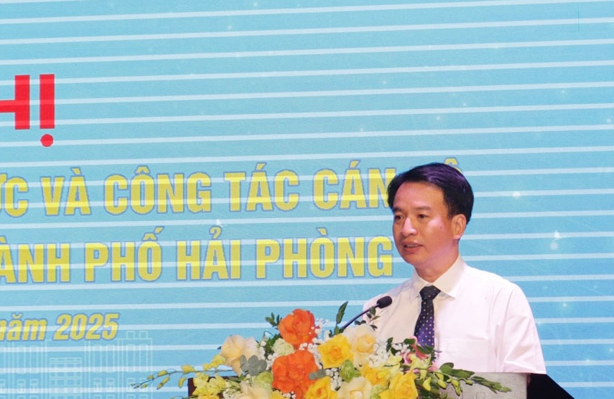 Nguyễn Đức Tuấn - Phó Chủ tịch Thường trực Ủy ban MTTQ Việt Nam TP Hải Phòng phát biểu tại hội nghị.